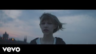 Grace VanderWaal – Moonlight (Video)