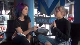 Julia talks with Grace VanderWaal