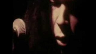 Neil Young – Cowgirl In The Sand