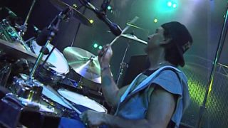 Neil Young – Rockin’ In The Free World