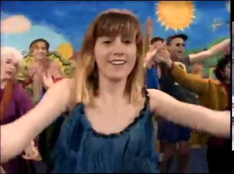 R.E.M. – Shiny Happy People (Official Music Video)