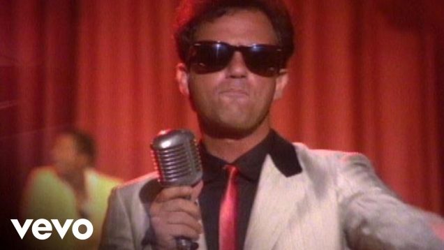 Billy Joel – Tell Her About It (Official Video)