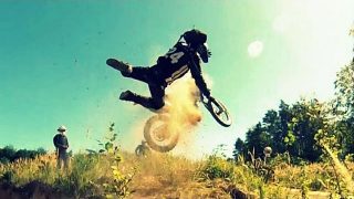 Enduro more hill climbing with flying pigs