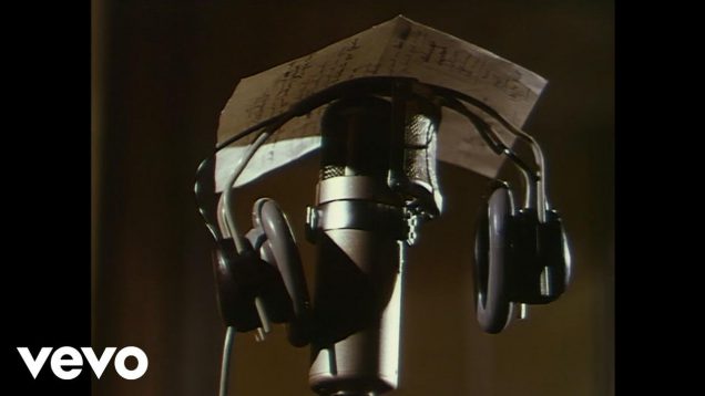 The Beatles – Hey Bulldog (Promo video)