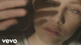 Grace VanderWaal – Clearly