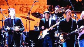 Something (LIVE) – Paul McCartney with Eric Clapton, Jeff Lynne and Ringo Starr