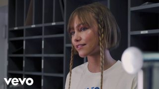 Grace VanderWaal – Waste My Time – Behind the Scenes