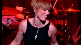 [14] Pat Benatar – Hit Me With Your Best Shot – Live 2001