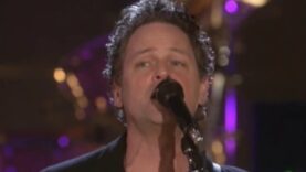 Fleetwood Mac – The Chain (Official Music Video)