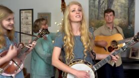 Jolene – Dolly Parton (Cover by The Petersens)