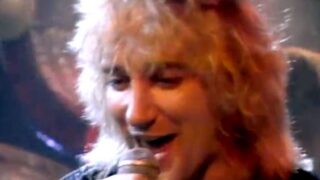 Rod Stewart – Da Ya Think I’m Sexy? (Official Video)