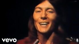 Smokie – Lay Back in the Arms of Someone (Official Video)