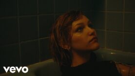 Grace VanderWaal – Lion’s Den (Official Video)